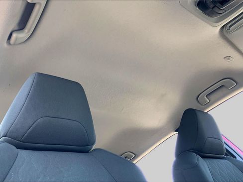 Used 2025 Toyota Corolla Cross LE AWD/4WD image 14