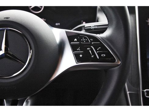 Used 2025 Mercedes-Benz GLC 300 image 19