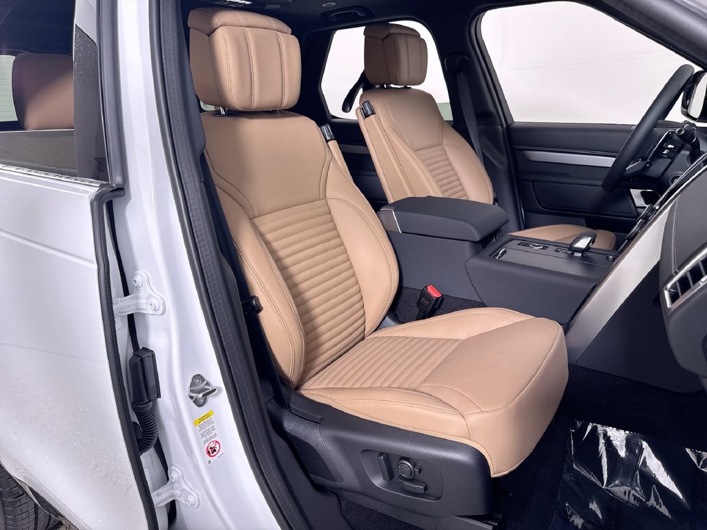 New 2026 Land Rover Discovery Limited Edition AWD/4WD image 23