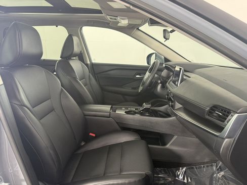 Used 2026 Nissan Rogue SV w/ SV Premium Package FWD image 10