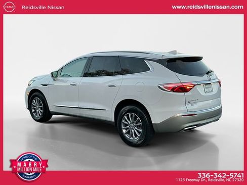 Used 2024 Buick Enclave Premium image 4
