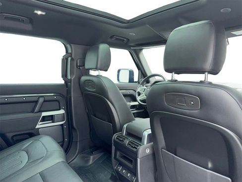 Used 2022 Land Rover Defender 110 SE image 52
