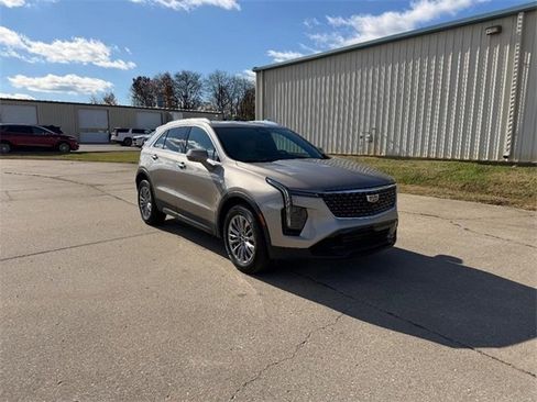 Used 2024 Cadillac XT4 Premium Luxury image 1