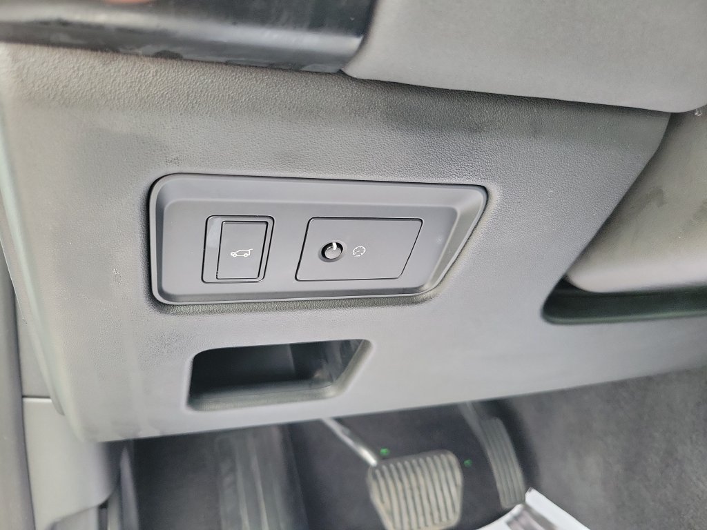 Used 2018 Land Rover Discovery HSE AWD/4WD image 34
