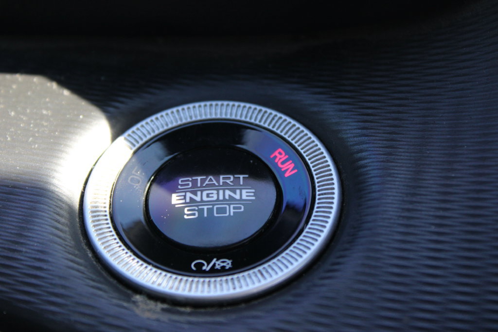 Used 2024 Jeep Grand Cherokee L Altitude AWD/4WD image 27