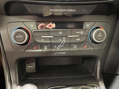 Used 2018 Ford Focus ST w/ Equipment Group 402A image 35