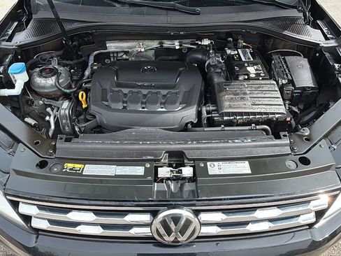 Used 2020 Volkswagen Tiguan SE AWD/4WD image 25