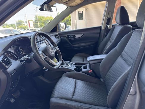 Used 2020 Nissan Rogue S FWD image 11