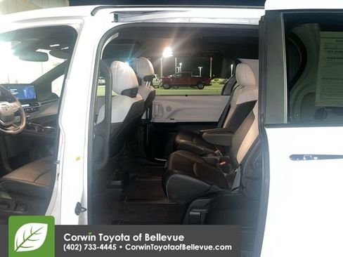 Certified 2025 Toyota Sienna XSE image 23