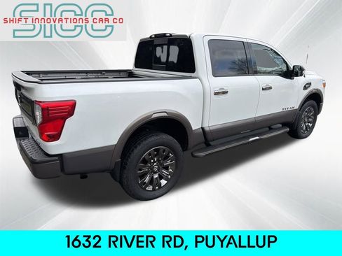 Used 2017 Nissan Titan SV image 6