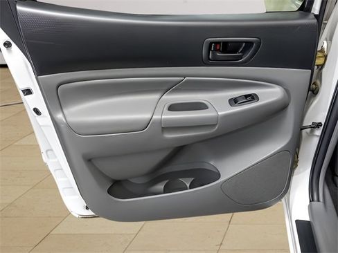 Used 2015 Toyota Tacoma 4x4 Double Cab w/ SR5 Package image 21