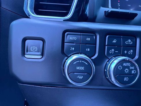 Used 2024 GMC Sierra 3500 Denali Ultimate image 16