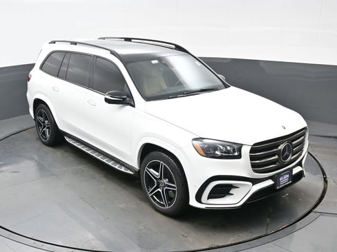 Used 2025 Mercedes-Benz GLS 450 4MATIC image 41