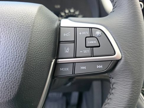 New 2026 Toyota Sienna XLE FWD image 32