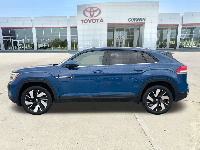 Used 2026 Volkswagen Atlas Cross Sport SE FWD image 2