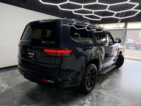 Used 2023 Jeep Wagoneer Series II image 3