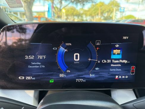 Used 2025 Chevrolet Equinox EV LT image 29