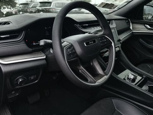 New 2026 Jeep Grand Cherokee Altitude RWD image 2
