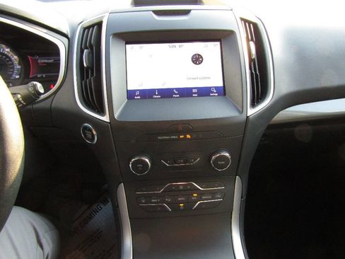Used 2020 Ford Edge SEL w/ Convenience Package image 16