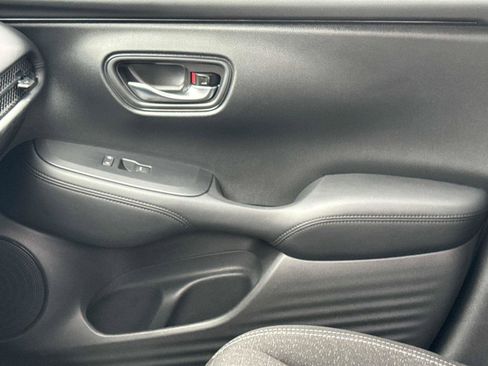 Certified 2025 Honda HR-V LX image 19