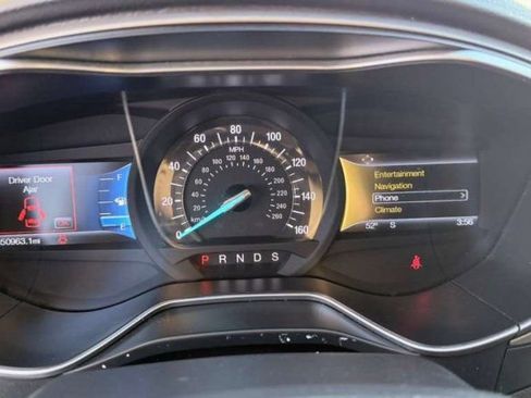 Used 2016 Ford Fusion SE w/ Equipment Group 202A image 9