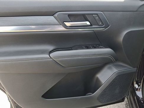 Used 2025 GMC Terrain Elevation image 14