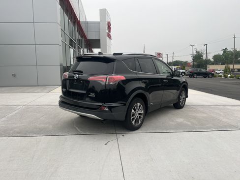 Certified 2016 Toyota RAV4 XLE AWD/4WD image 3