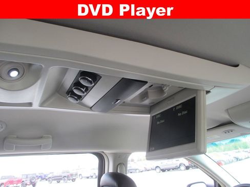 Used 2016 Chrysler Town & Country Touring image 19