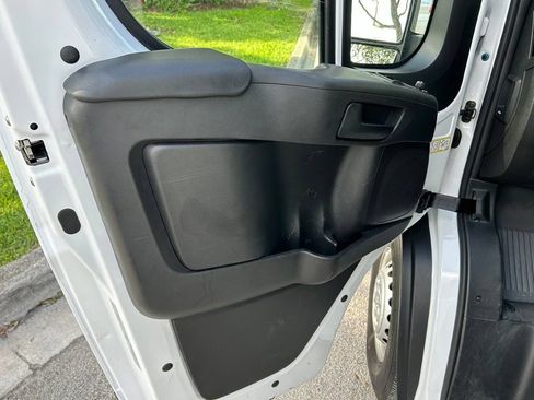 Used 2025 RAM ProMaster 2500 w/ Convenience Group FWD image 25