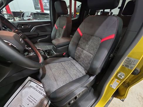 Used 2023 Chevrolet Colorado Z71 w/ Z71 Convenience Package 2 image 11