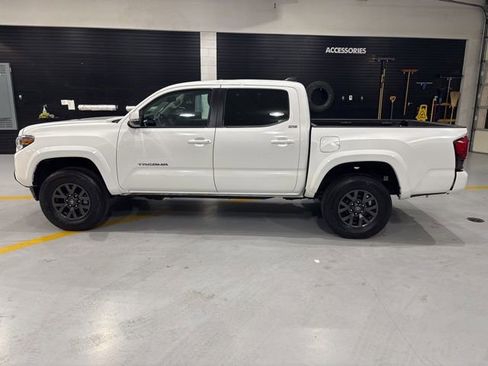 Used 2023 Toyota Tacoma SR5 image 5