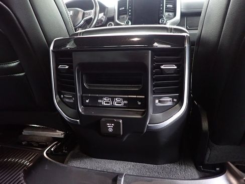 Used 2022 RAM 1500 Laramie AWD/4WD image 36