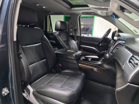 Used 2019 Chevrolet Tahoe LT w/ RST Edition image 28