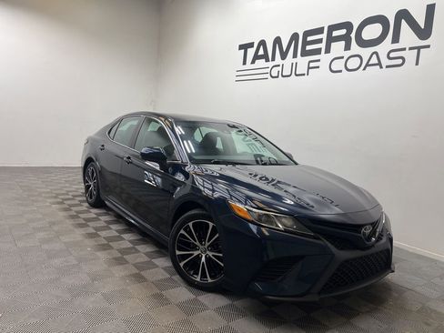 Used 2019 Toyota Camry SE FWD image 1