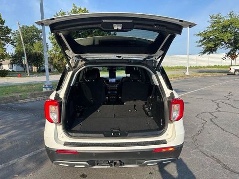 Certified 2023 Ford Explorer XLT w/ Equipment Group 202A RWD image 9