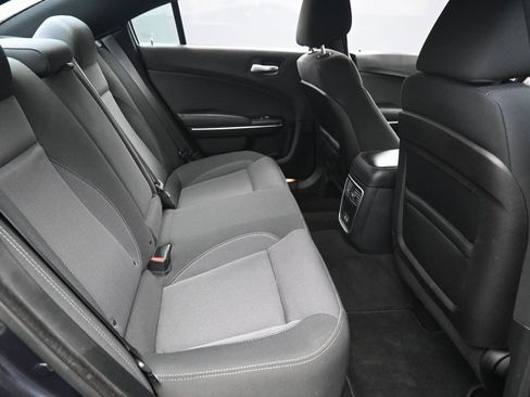 Used 2016 Dodge Charger SE image 27