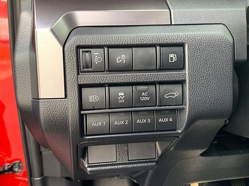 Certified 2025 Toyota 4Runner TRD Off-Road Premium AWD/4WD image 24