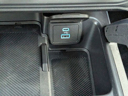 New 2025 Ford Bronco Outer Banks w/ Sasquatch Package image 24