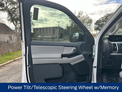 New 2026 Ford Expedition Active image 23