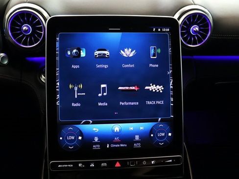 Used 2022 Mercedes-Benz SL 55 AMG 4MATIC w/ Driver Assistance Package image 9