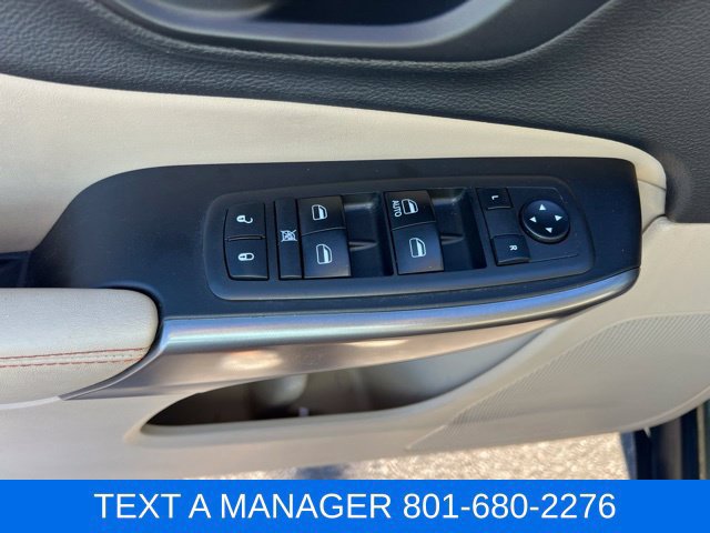 Used 2019 Jeep Cherokee Latitude w/ Cold Weather Group FWD image 17