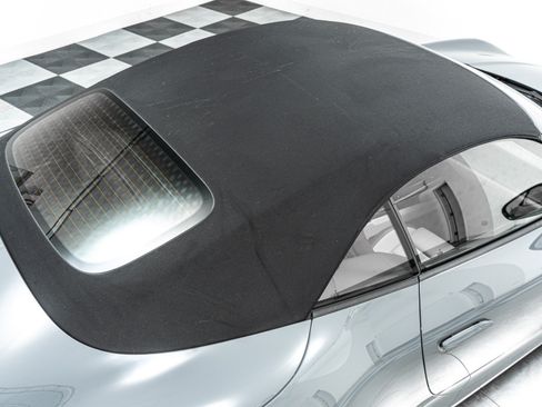 Used 2025 Porsche 911 Carrera RWD image 39