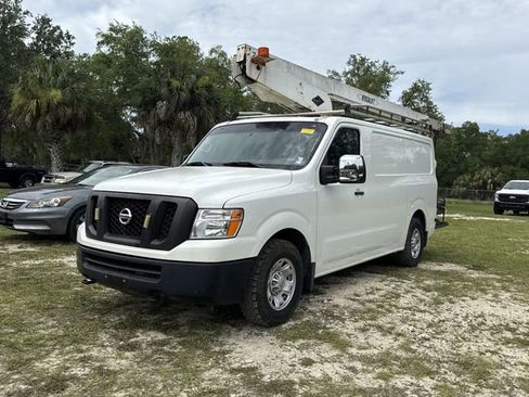 Used 2020 Nissan NV 3500 SV RWD image 2
