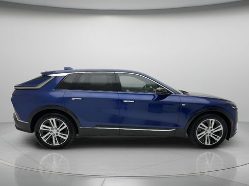 Used 2024 Cadillac Lyriq Tech w/ Driver Assist Package AWD/4WD image 4