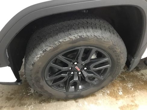 Used 2022 GMC Sierra 1500 Elevation w/ Elevation Premium Package AWD/4WD image 4