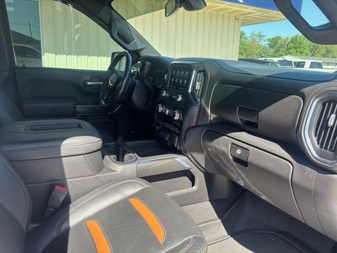 Used 2021 GMC Sierra 1500 AT4 w/ AT4 Premium Package AWD/4WD image 13