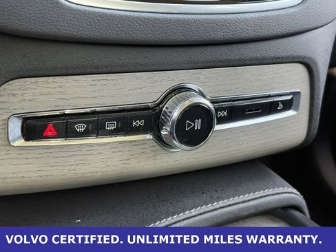 Certified 2025 Volvo XC90 T8 Ultra image 21