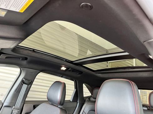 Used 2024 Ford Escape ST-Line w/ Tech Pack #1 AWD/4WD image 5