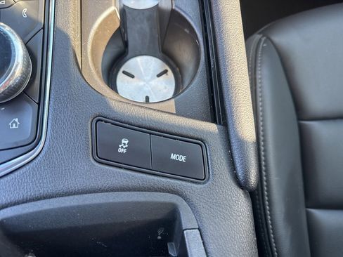 Used 2023 Cadillac XT6 Luxury image 34