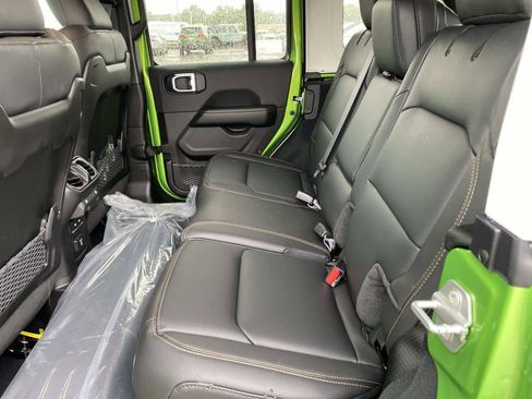 New 2026 Jeep Wrangler Unlimited Sahara w/ Whitecap Package AWD/4WD image 8